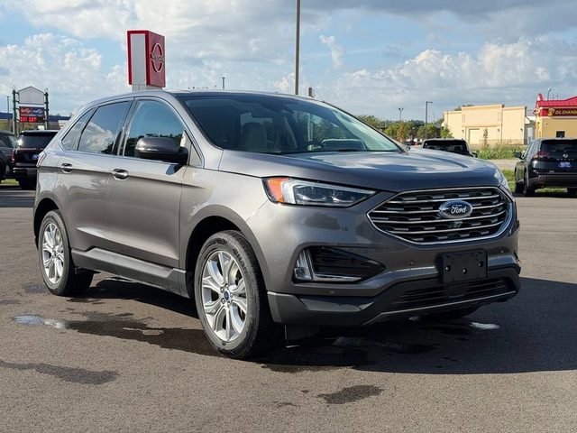 2022 Ford Edge Titanium AWD photo