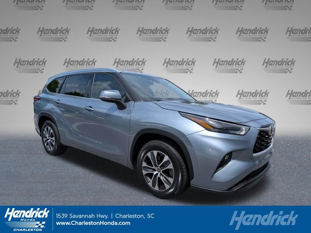 2022 Toyota Highlander XLE FWD photo