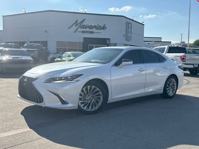 2022 Lexus ES ES 300h Ultra Luxury FWD photo