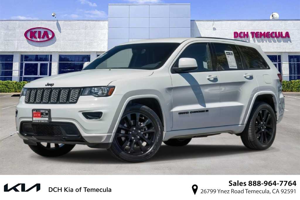 2022 Jeep Grand Cherokee Laredo X RWD photo