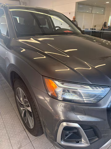 2022 Audi Q5 S line Prestige AWD photo