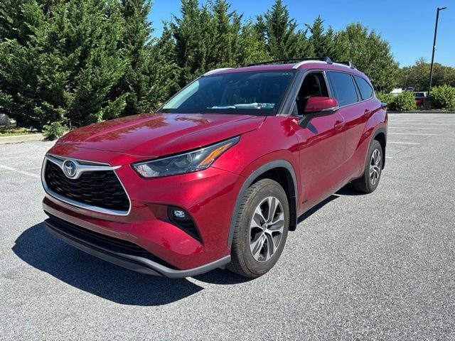 2022 Toyota Highlander Hybrid XLE AWD photo