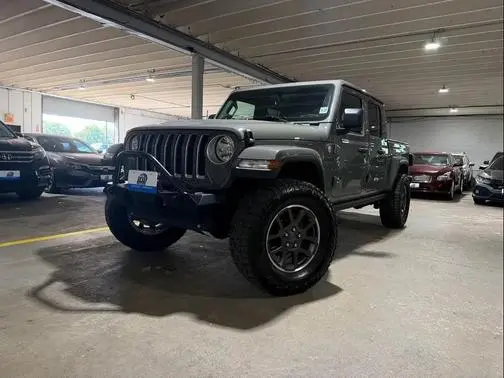 2022 Jeep Gladiator Overland 4WD photo