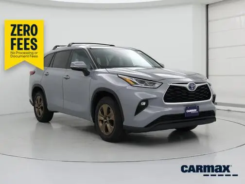 2022 Toyota Highlander Hybrid Bronze Edition FWD photo