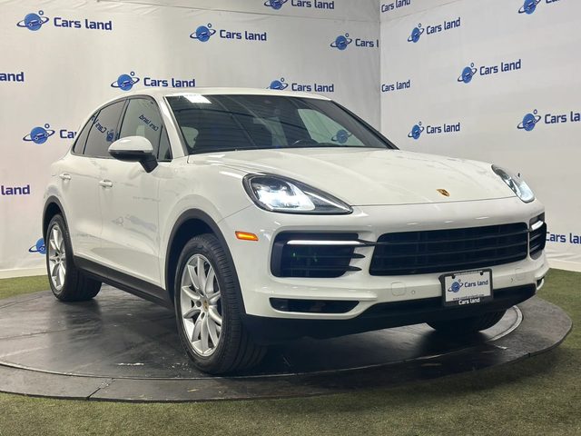 2022 Porsche Cayenne  AWD photo