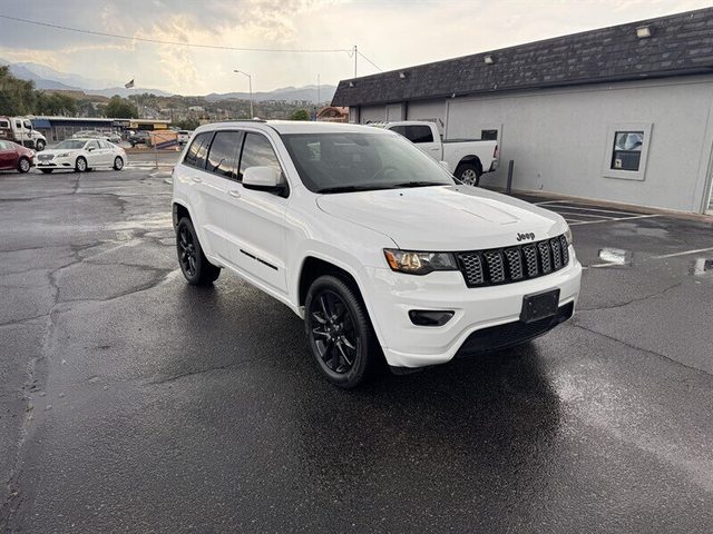 2022 Jeep Grand Cherokee Laredo X 4WD photo