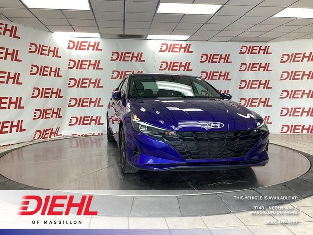 2022 Hyundai Elantra SEL FWD photo