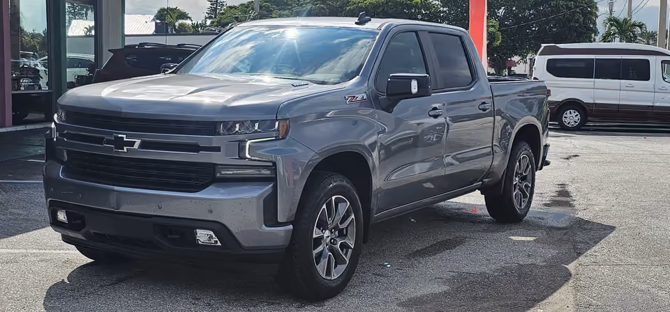 2022 Chevrolet Silverado 1500 RST 4WD photo