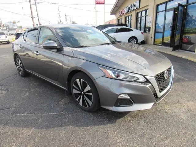 2022 Nissan Altima 2.5 SV FWD photo