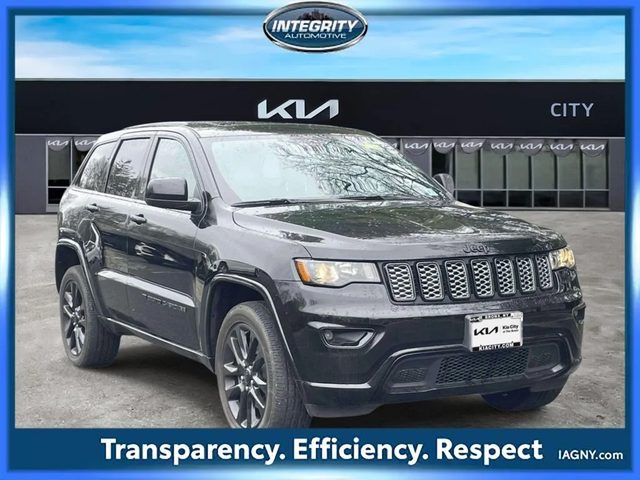 2022 Jeep Grand Cherokee Laredo X 4WD photo