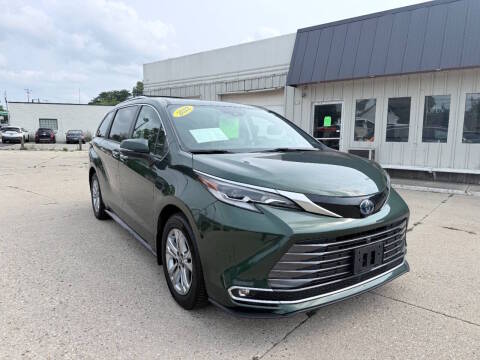 2022 Toyota Sienna Platinum AWD photo