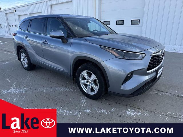 2022 Toyota Highlander LE AWD photo