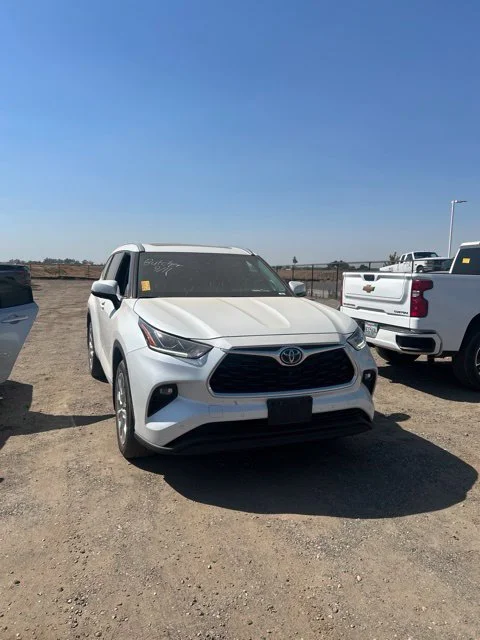 2022 Toyota Highlander Hybrid Limited AWD photo