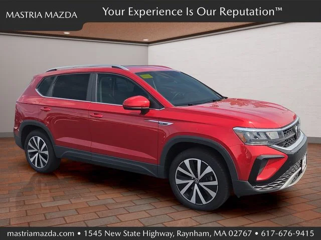 2022 Volkswagen Taos SE AWD photo