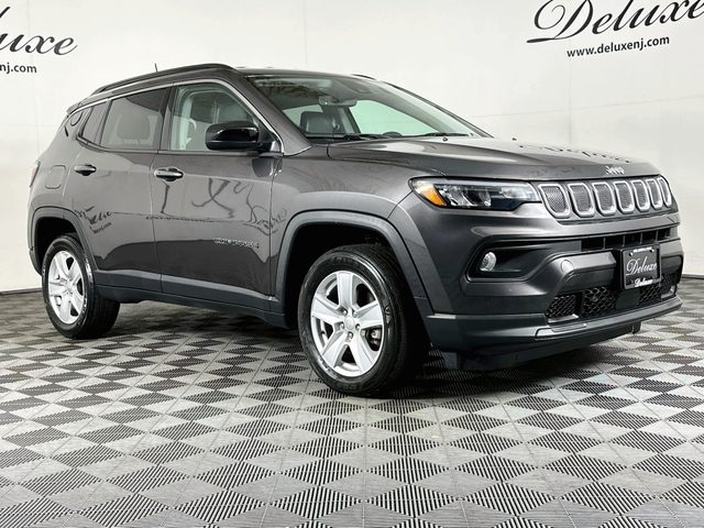 2022 Jeep Compass Latitude 4WD photo