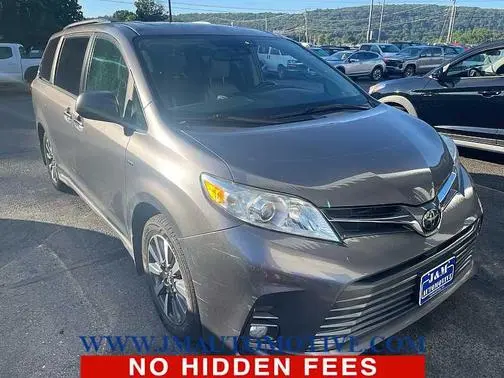 2019 Toyota Sienna XLE AWD photo