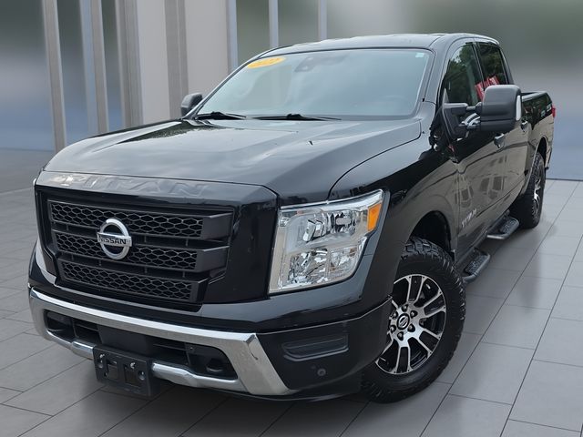 2022 Nissan Titan SV 4WD photo