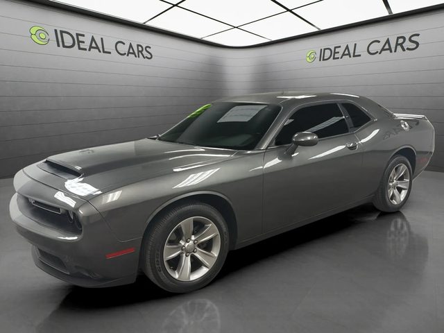 2019 Dodge Challenger SXT RWD photo