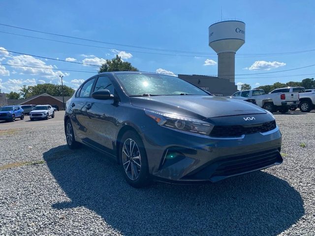 2022 Kia Forte LXS FWD photo