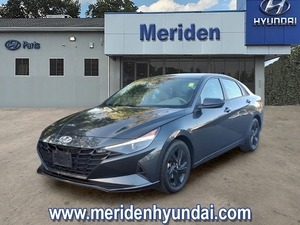 2022 Hyundai Elantra SEL FWD photo
