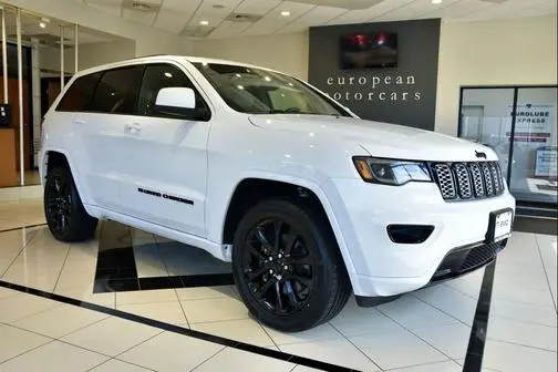 2022 Jeep Grand Cherokee Laredo X 4WD photo