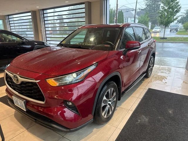 2022 Toyota Highlander XLE AWD photo