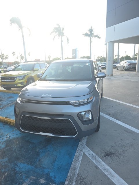 2022 Kia Soul LX FWD photo