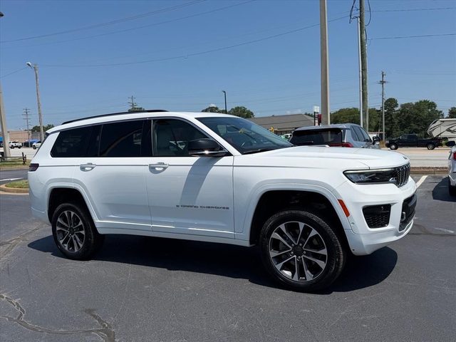 2022 Jeep Grand Cherokee L Overland 4WD photo