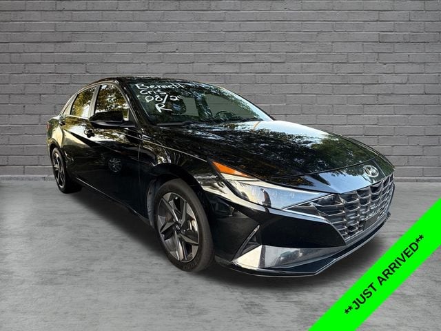 2022 Hyundai Elantra Limited FWD photo