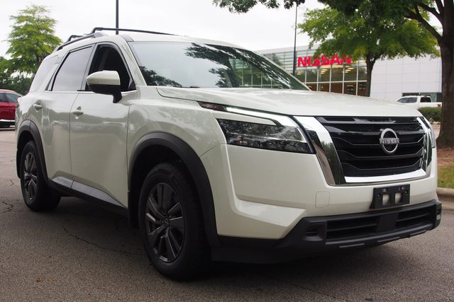 2022 Nissan Pathfinder SV FWD photo