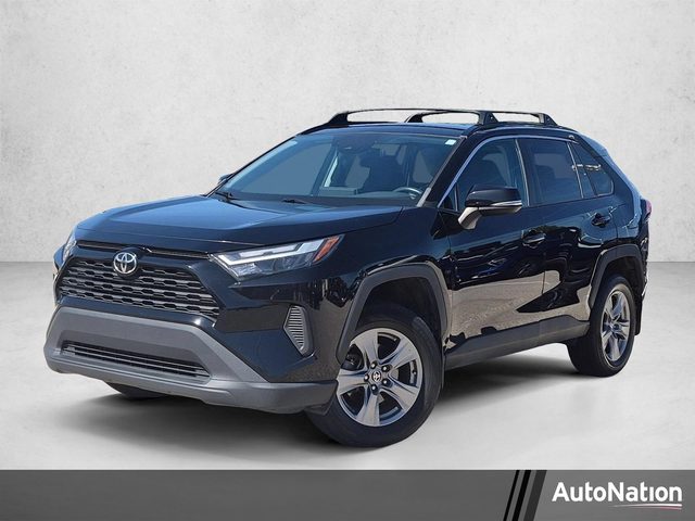 2022 Toyota RAV4 XLE AWD photo