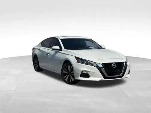 2022 Nissan Altima 2.5 SV FWD photo