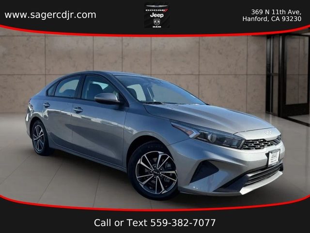2022 Kia Forte LXS FWD photo
