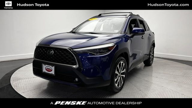 2022 Toyota Corolla Cross XLE AWD photo