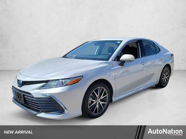 2022 Toyota Camry Hybrid XLE FWD photo