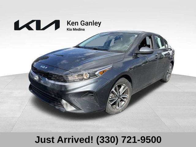 2022 Kia Forte LXS FWD photo