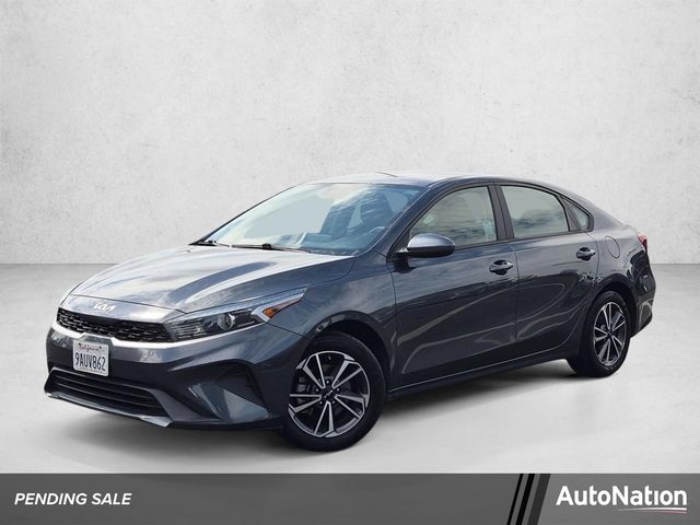 2022 Kia Forte LXS FWD photo
