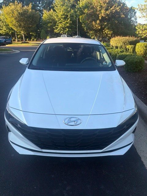 2022 Hyundai Elantra SEL FWD photo