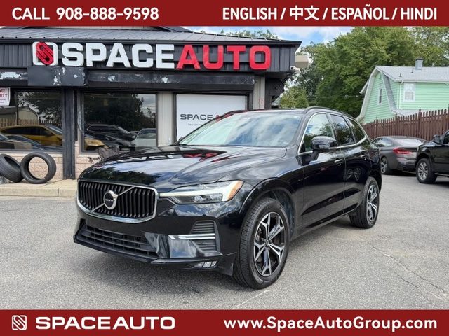 2022 Volvo XC60 Momentum FWD photo