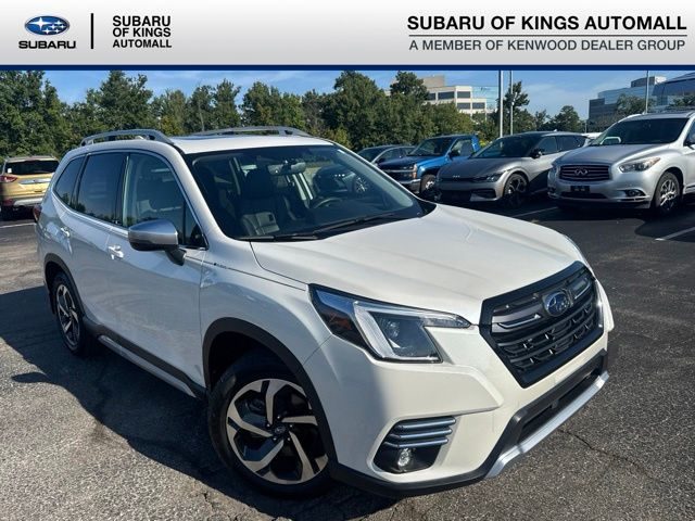2022 Subaru Forester Touring AWD photo