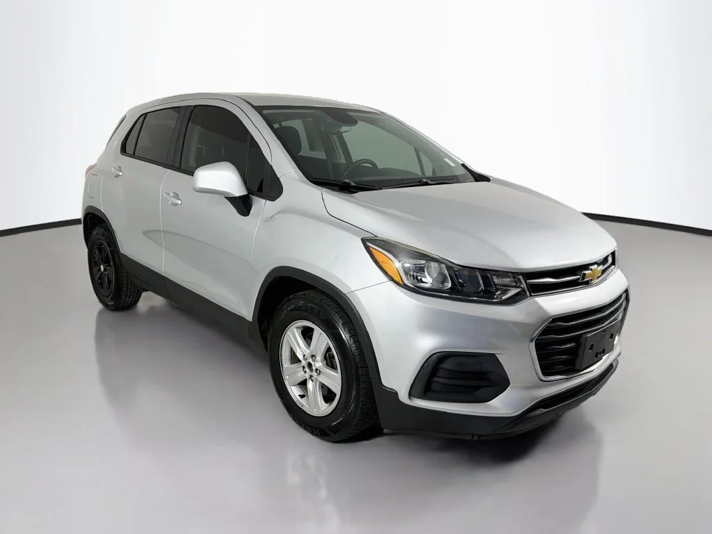 2022 Chevrolet Trax LS FWD photo