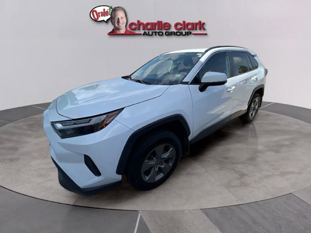 2022 Toyota RAV4 XLE FWD photo