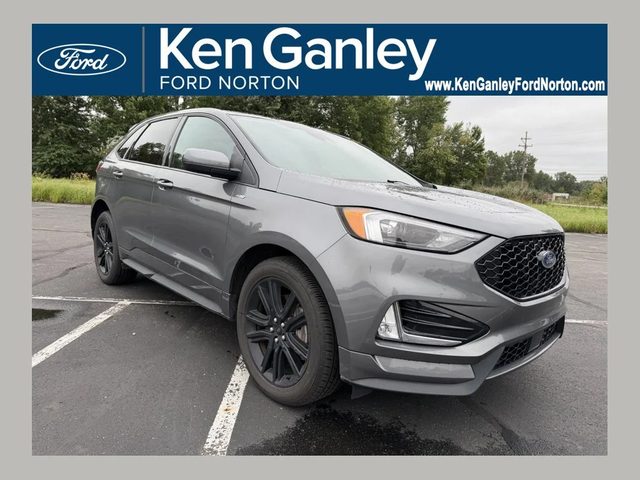2022 Ford Edge ST-Line AWD photo