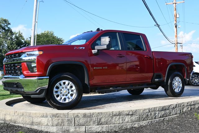 2022 Chevrolet Silverado 2500HD LT 4WD photo