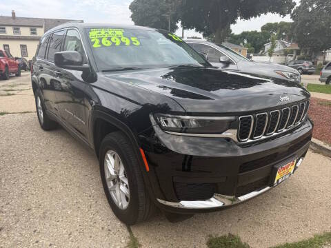 2022 Jeep Grand Cherokee L Laredo 4WD photo