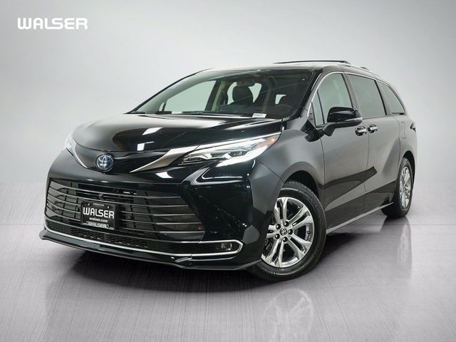 2022 Toyota Sienna Platinum AWD photo