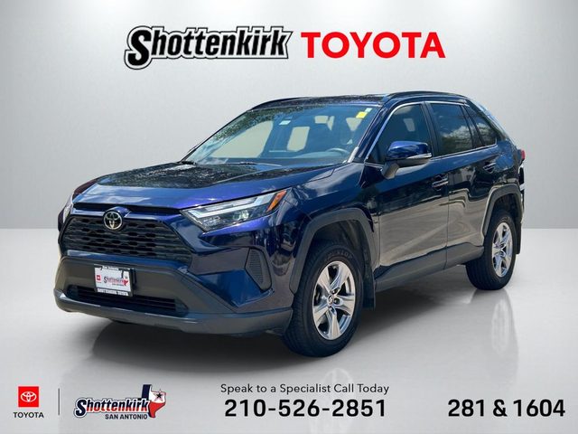 2022 Toyota RAV4 XLE FWD photo
