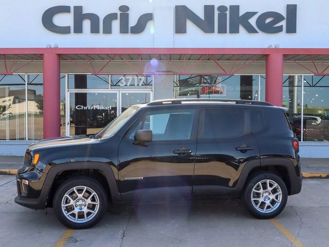 2022 Jeep Renegade Latitude 4WD photo