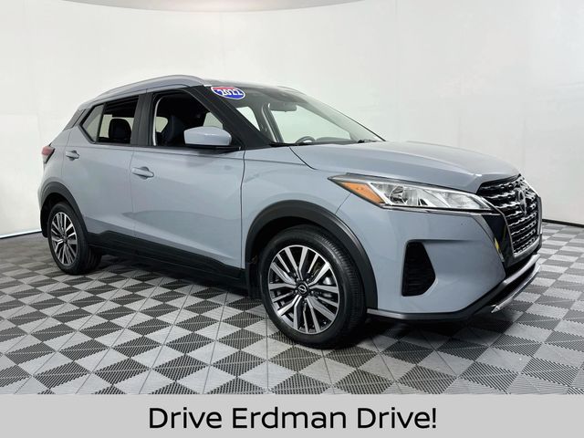 2022 Nissan Kicks SV FWD photo