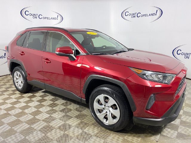 2019 Toyota RAV4 LE AWD photo